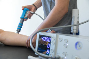 http://lynnvalleyphysio.com/wp-content/uploads/2023/09/Shockwave_Therapy_01_300.jpg